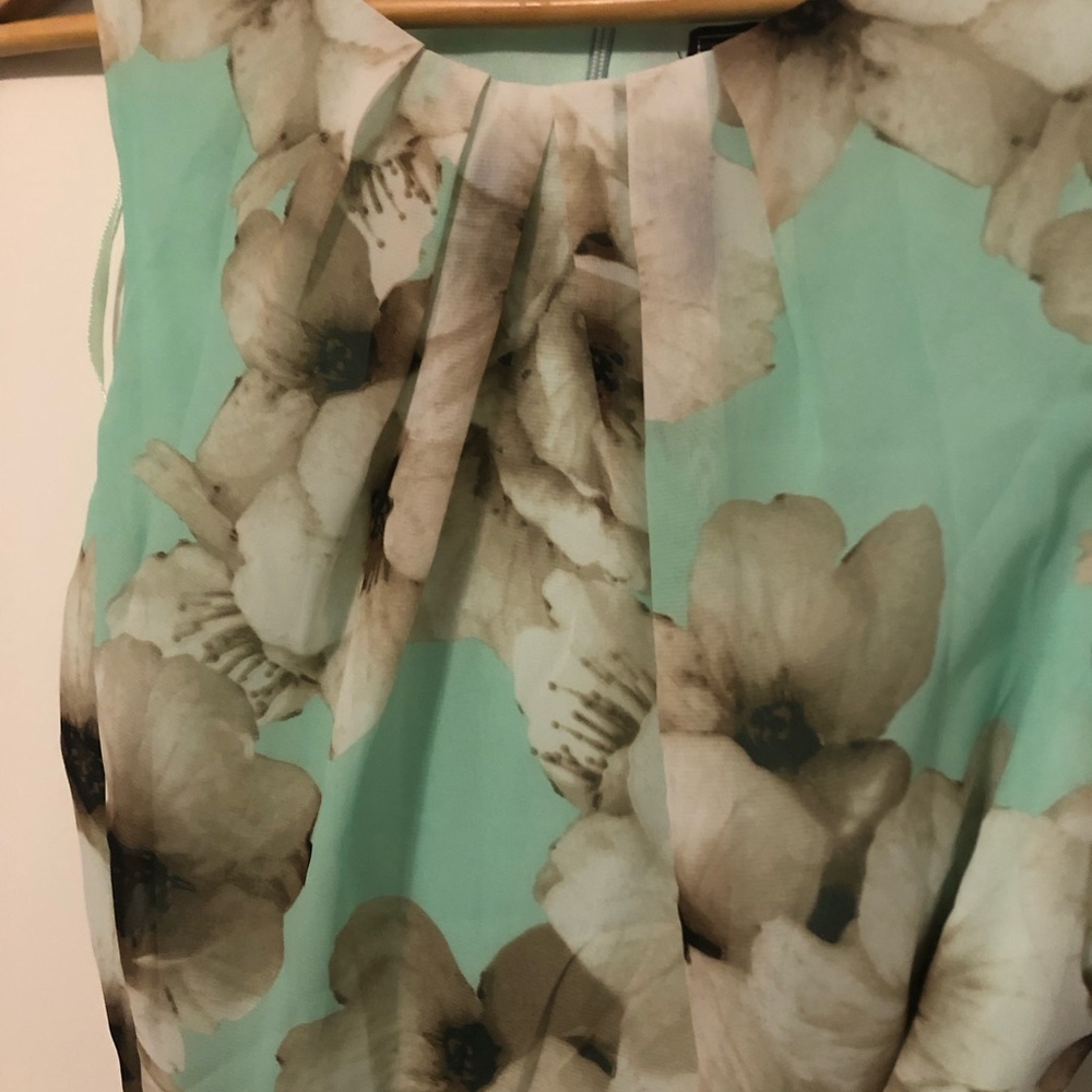 Gorgeous Jessica Howard midi dress